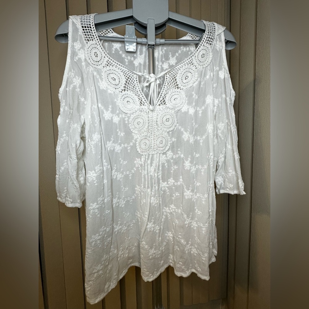 Women’s XL Cold Shoulder 3/4 Sleeve Blouse